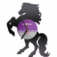 Дизайнерские часы из Vinyl Recoder Конь